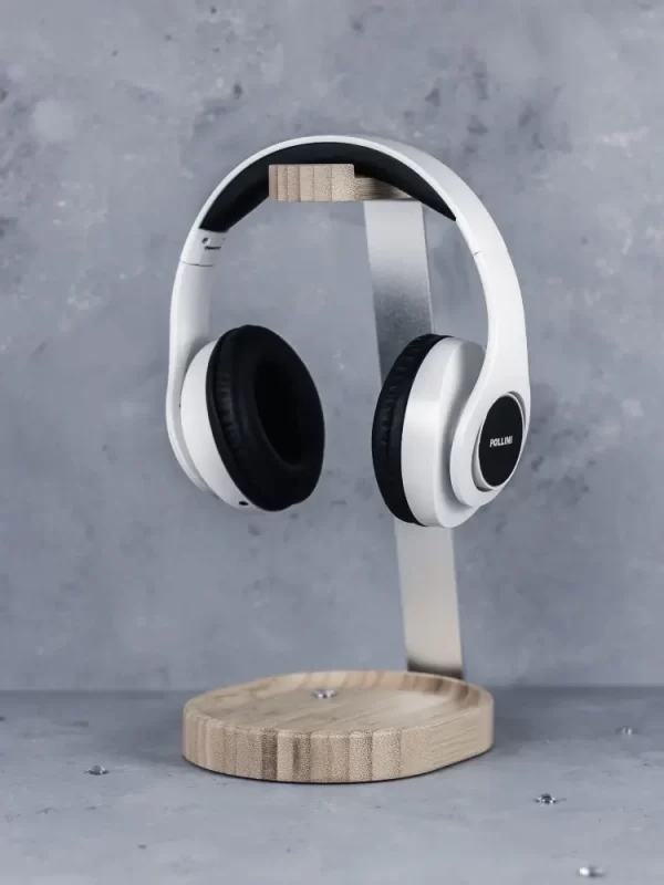 headphones for listening to geeky music on Spotify